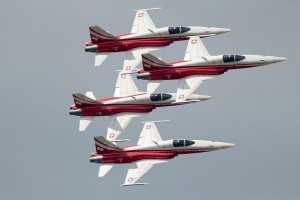 1024px-Patrouille_Suisse_at_ILA_2010_07